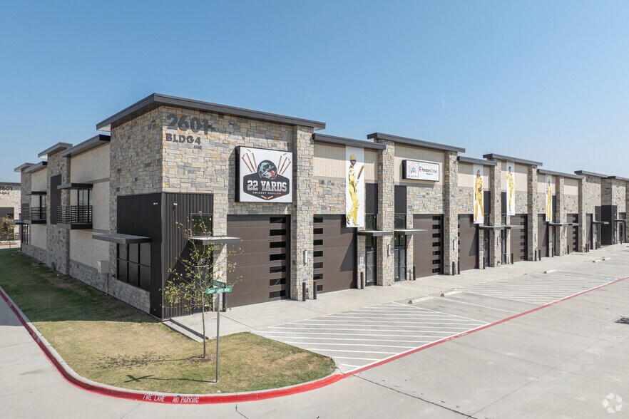More Photos Of 2601 TX-121, Lewisville Showroom For Sale