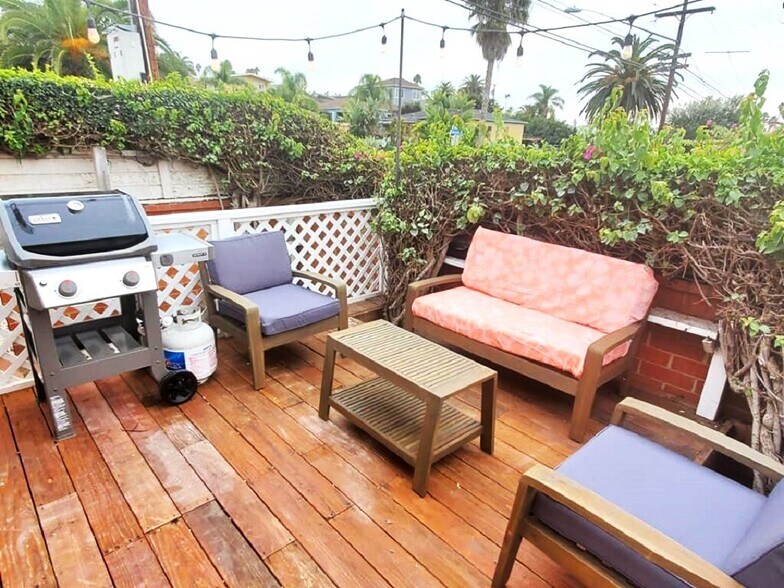 More Photos Of 1558 Ebers St, San Diego Apartments For Sale