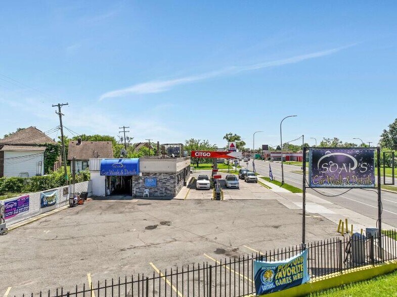 More Photos Of 13730 Livernois Ave, Detroit General Retail For Sale