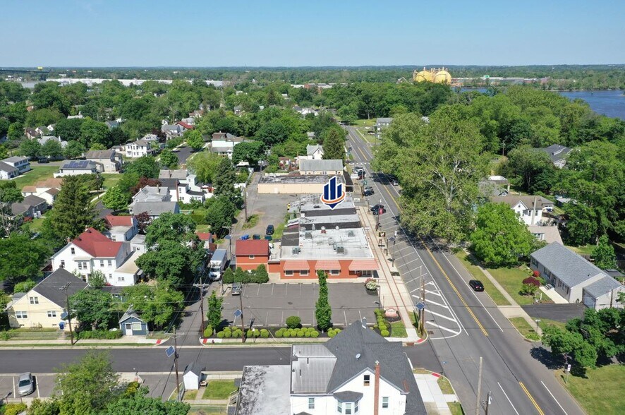 More Photos Of 320 W Front St, Florence Storefront For Sale