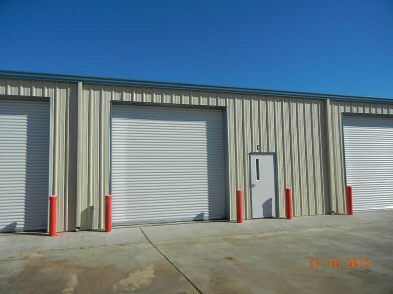 Primary Photo Of 1825 Dickinson Ave, Dickinson Warehouse For Lease