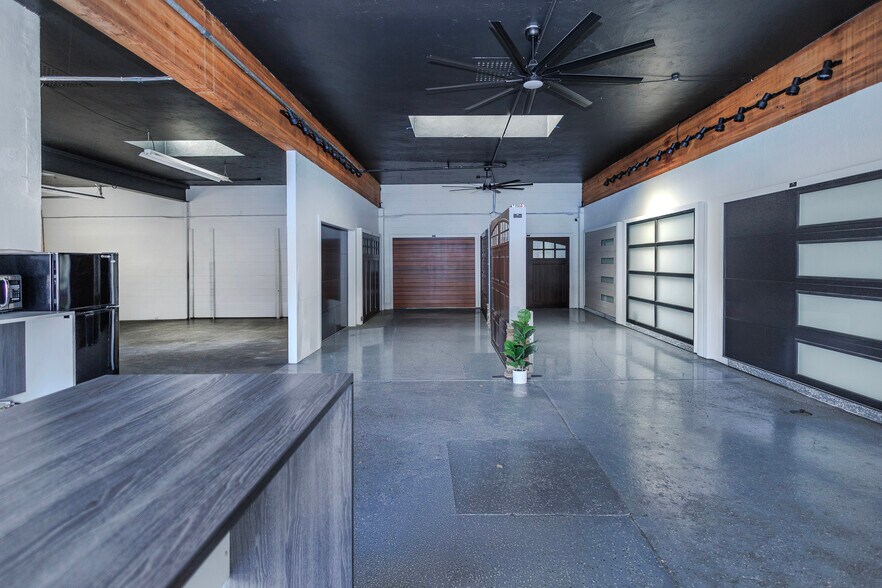 More Photos Of 2951 Middlefield Rd, Redwood City Service For Sale