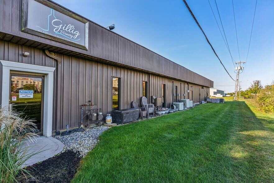 More Photos Of 1720 North Ridge Rd, Findlay General Retail For Sale
