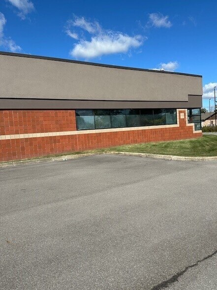 More Photos Of 347-374 Lang Blvd, Buffalo Light Distribution For Lease