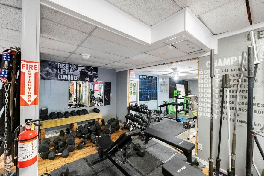 More Photos Of 9585 Braun Rd, San Antonio Storefront Retail Office For Sale