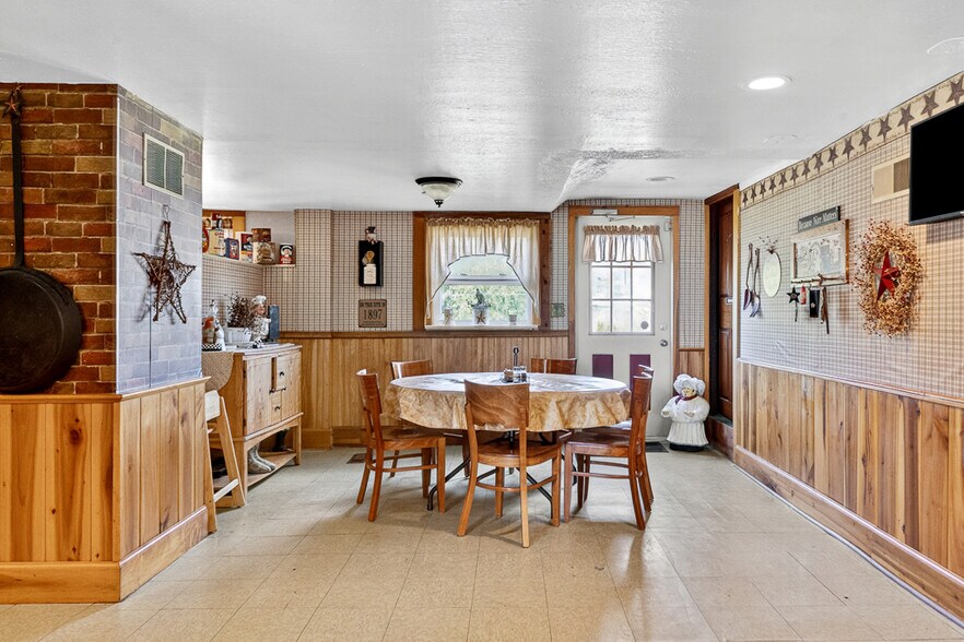 More Photos Of 1281 OH-183, Atwater Restaurant For Sale