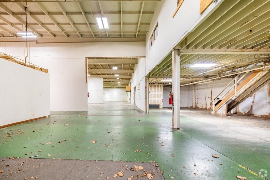 More Photos Of 217 Harbour Way, Richmond Warehouse For Lease
