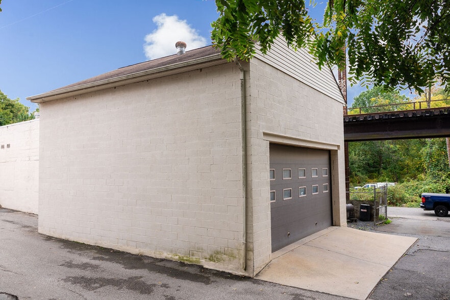 More Photos Of 8257 Frankford Ave, Philadelphia Auto Repair For Sale