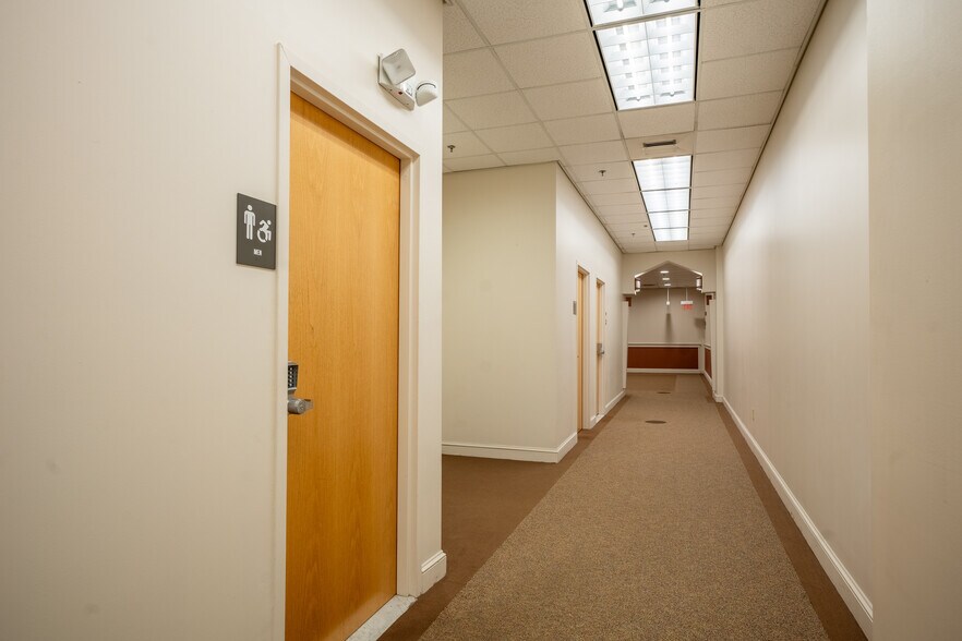 More Photos Of 351 N Frontage Rd, New London Unknown For Lease