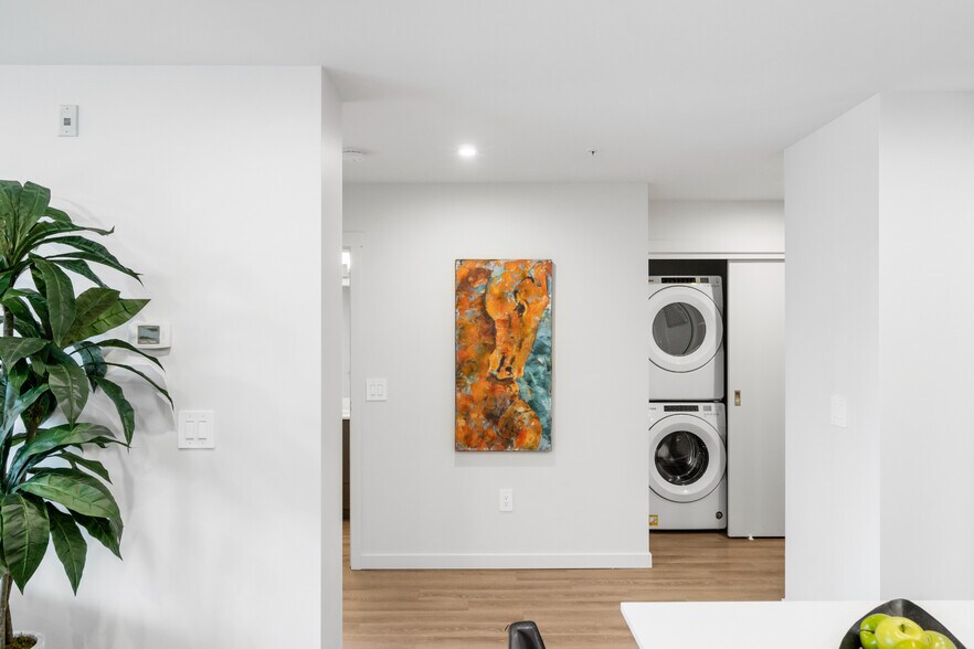 More Photos Of 2830 Peatt Rd, Victoria Apartments For Lease