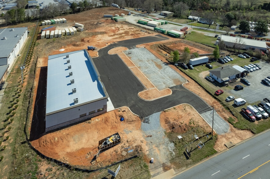 More Photos Of 1963 SC-101, Greer Storefront For Lease