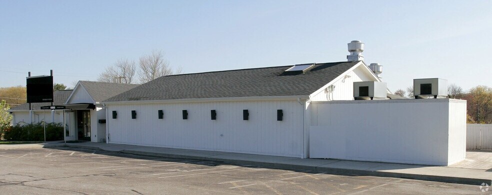 More Photos Of 33 Kings Hwy, Groton Restaurant For Sale