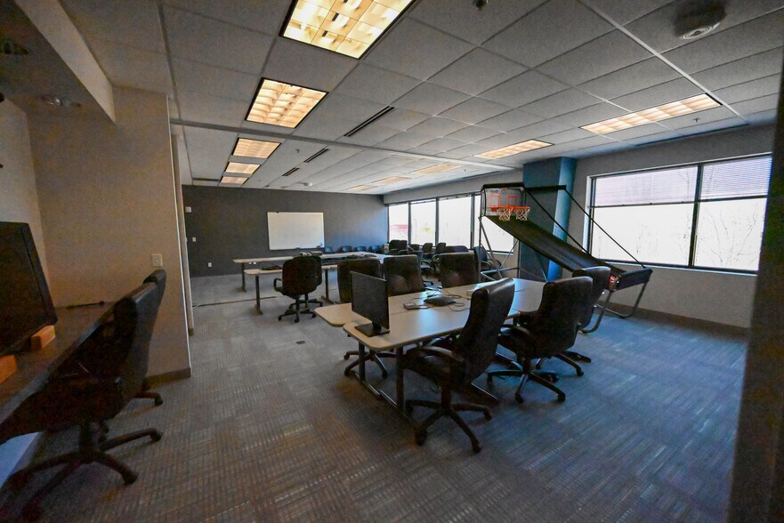 More Photos Of 380 Russell St, Hadley Medical For Lease