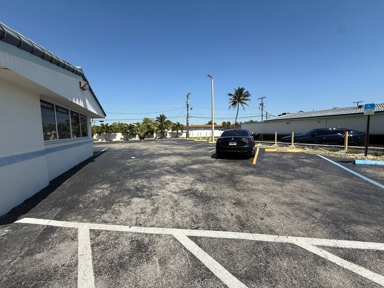 More Photos Of 9611 SW 40th St, Miami Medical For Sale