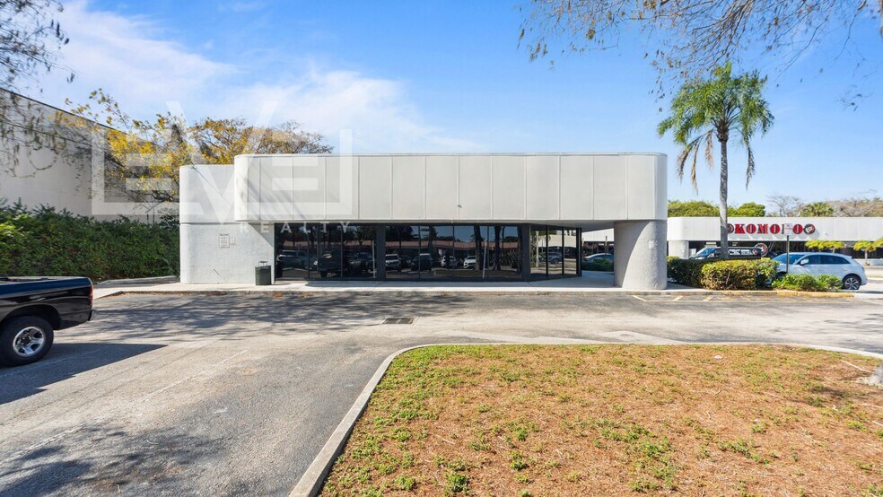 More Photos Of 5101-5145 N University Dr, Lauderhill Storefront Retail Office For Lease