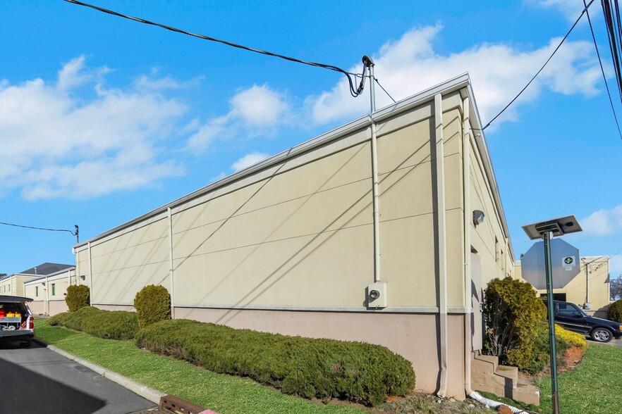 More Photos Of 160 Gregg St, Lodi Warehouse For Lease