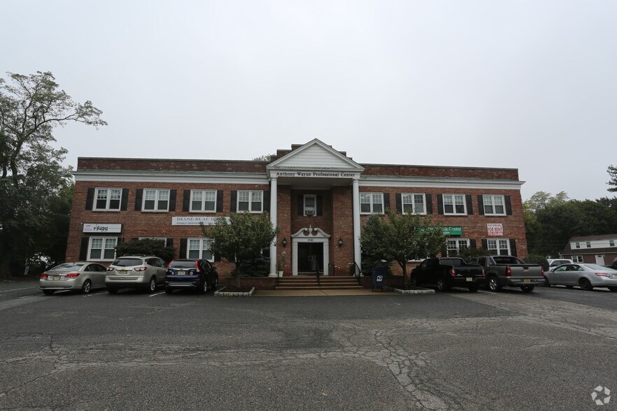 More Photos Of 1341 Hamburg Tpke, Wayne Office For Lease