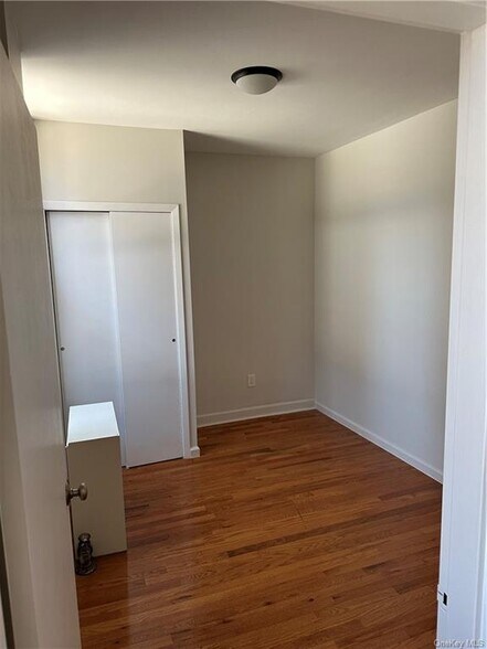 More Photos Of 2476 Arthur Ave, Bronx Apartments For Sale
