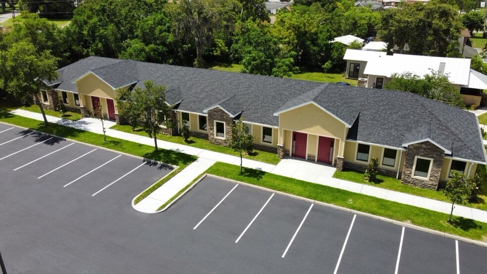 More Photos Of 215 Orange -1, Auburndale Office For Lease