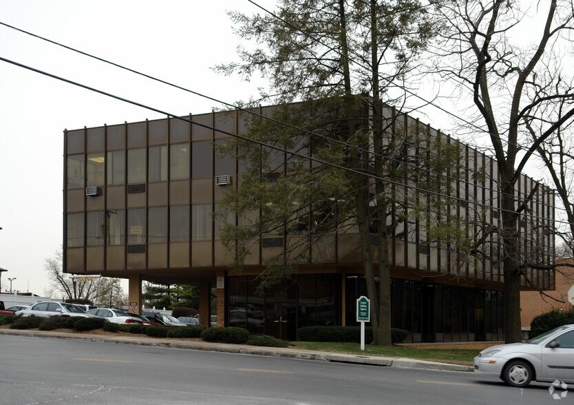 More Photos Of 3930 Knowles Ave, Kensington Medical For Lease