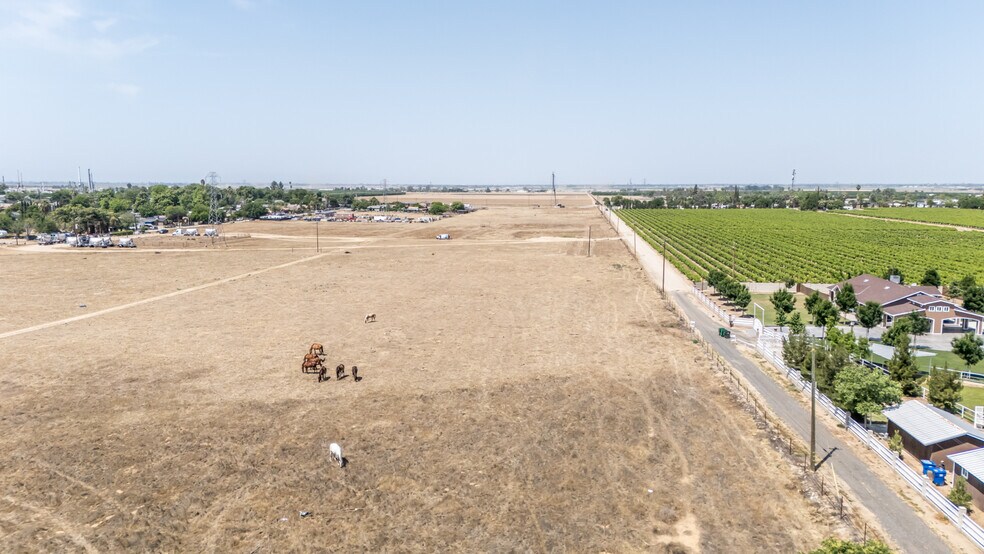 More Photos Of 5915 Weedpatch Hwy, Bakersfield Apartments For Sale