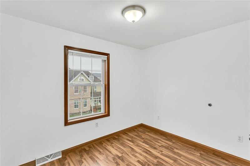 More Photos Of 457 2nd St, California Apartments For Sale