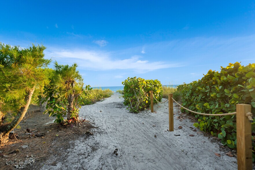 More Photos Of 571 Saint Judes Dr, Longboat Key Apartments For Sale