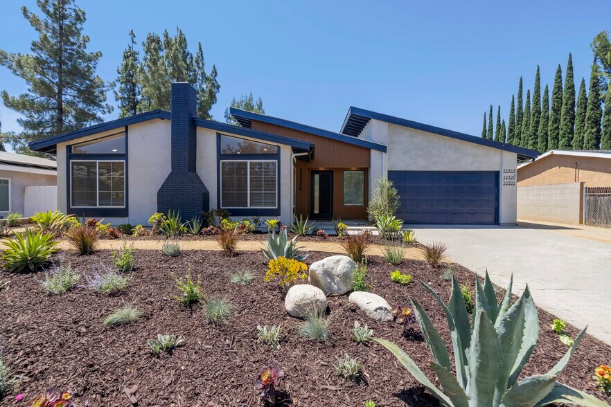 Primary Photo Of 22320 Itasca St, Chatsworth Apartments For Sale
