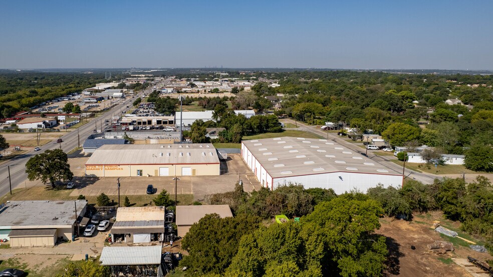 More Photos Of 1841 W Division St, Arlington Warehouse For Sale