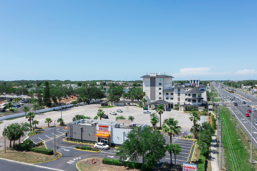 More Photos Of 2435-2437 US Highway 19, Holiday Office Residential For Lease