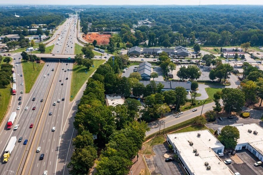 More Photos Of 5105 Reagan Dr, Charlotte Unknown For Lease