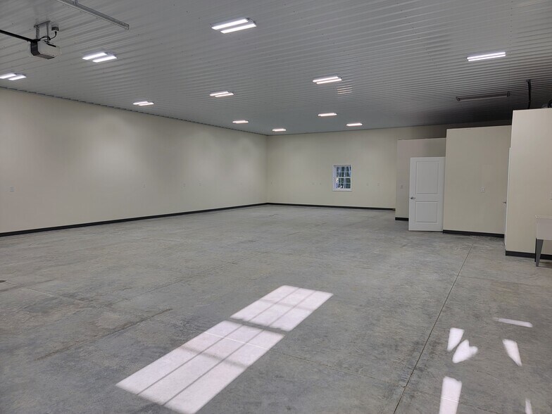 More Photos Of 3141 N Westbury Village Dr, Bloomington Light Manufacturing For Lease