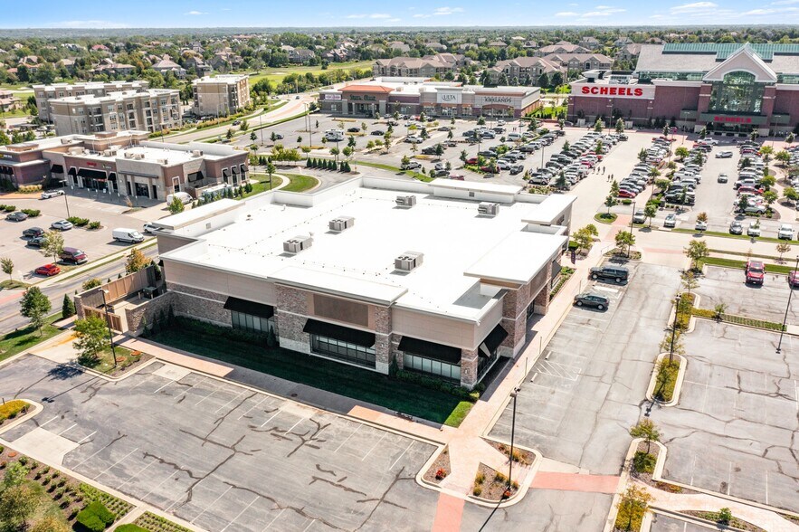 More Photos Of 6401 W 135th St, Overland Park Freestanding For Lease