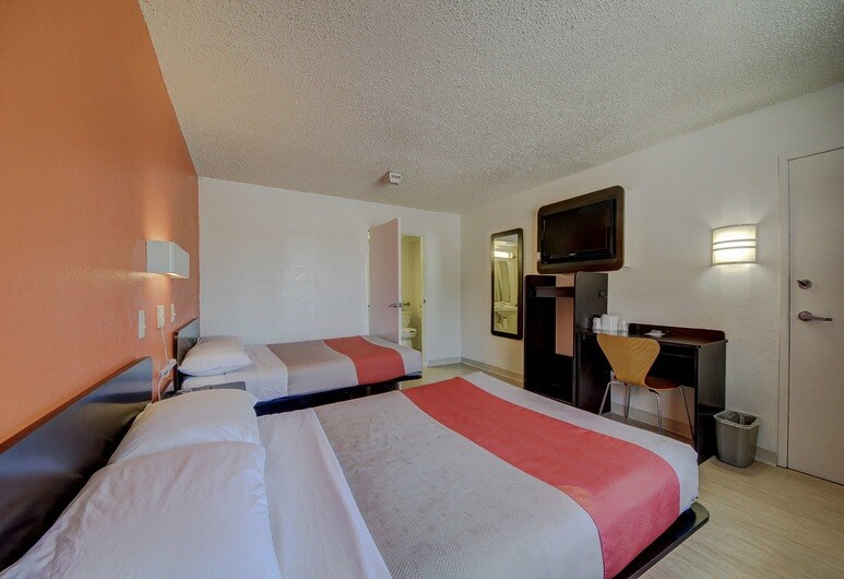 More Photos Of 5522 N Pan Am Expy, San Antonio Hotel For Sale