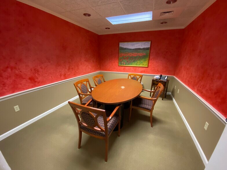 More Photos Of 100 Saint Ann St, Owensboro Office For Lease