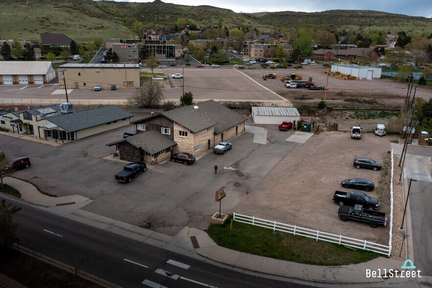 More Photos Of 17575 S Golden Rd, Golden Veterinarian Kennel For Sale