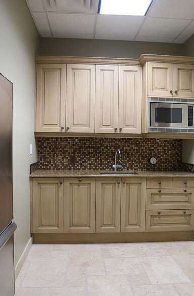 More Photos Of 2107 N Saint Marys St, San Antonio Loft Creative Space For Sale