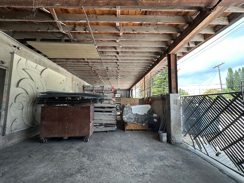 More Photos Of 2116 N Dixie Hwy, Hollywood Flex For Lease