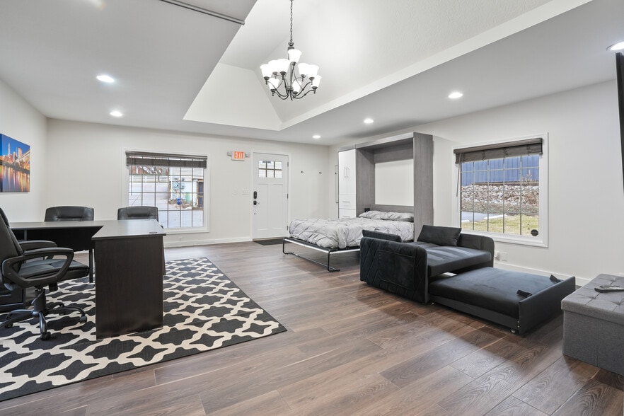 More Photos Of 153 E Dublin Granville Rd, New Albany Medical For Lease