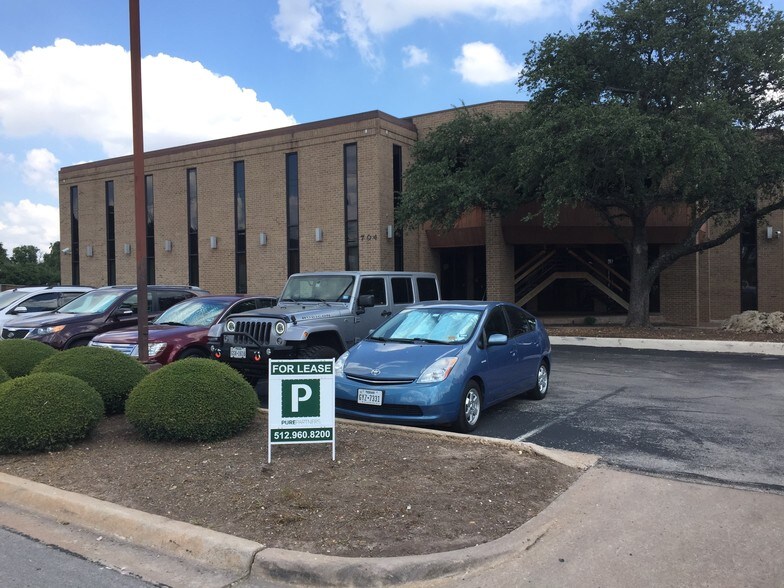 More Photos Of 704 Wonsley Dr E, Austin Medical For Lease