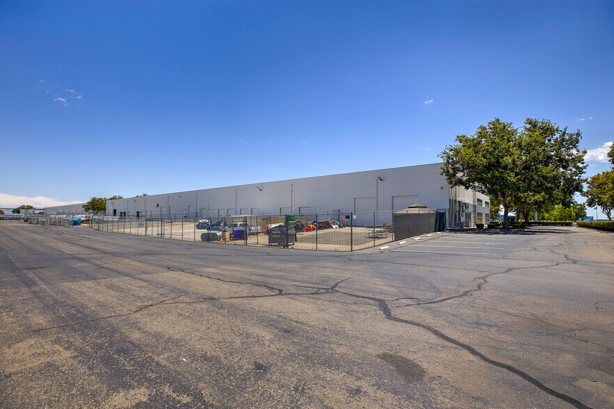 More Photos Of 2001 Arch-Airport Rd, Stockton Warehouse For Lease