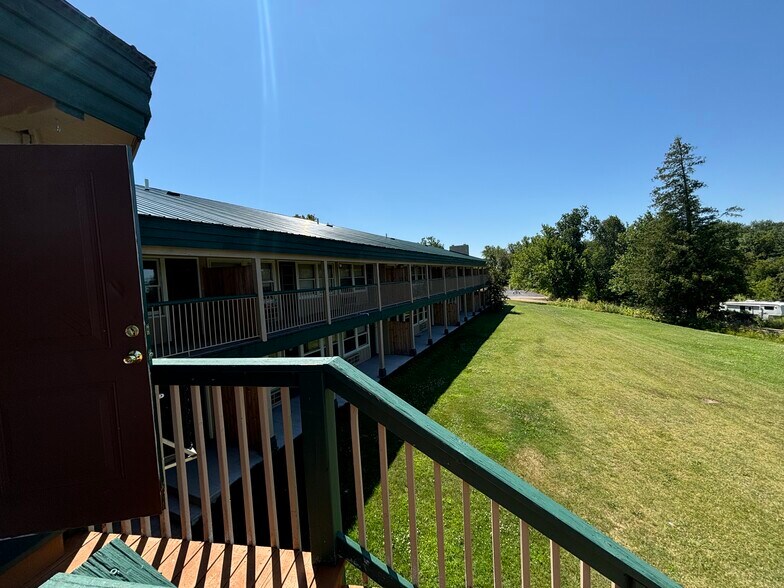More Photos Of 501-550 Quadna Rd, Hill City Hotel For Sale