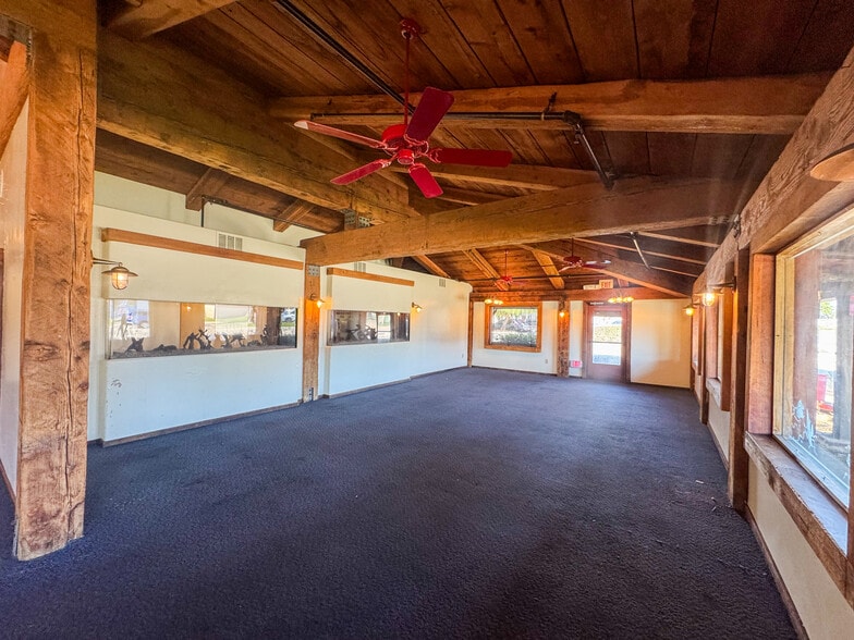 More Photos Of 360 Via Vera Cruz, San Marcos Restaurant For Sale