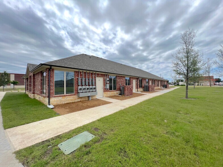 More Photos Of 400 Stonebrook Pky, Frisco Office For Sale