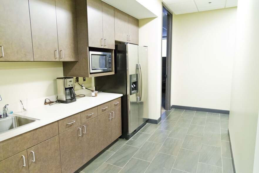 More Photos Of 1616 S Main St, Tulsa Office For Lease