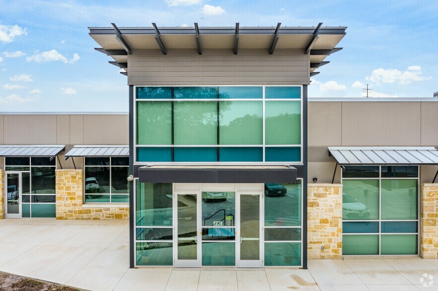 More Photos Of 17215 Jones Maltsberger Rd, San Antonio Office For Lease