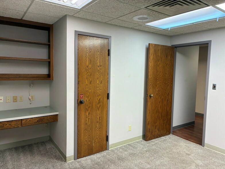 More Photos Of 937 SW 89th St, Oklahoma City Medical For Sale