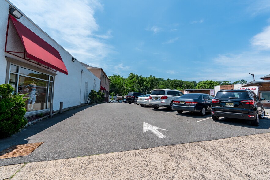 More Photos Of 574 Valley Rd, Upper Montclair Office For Lease