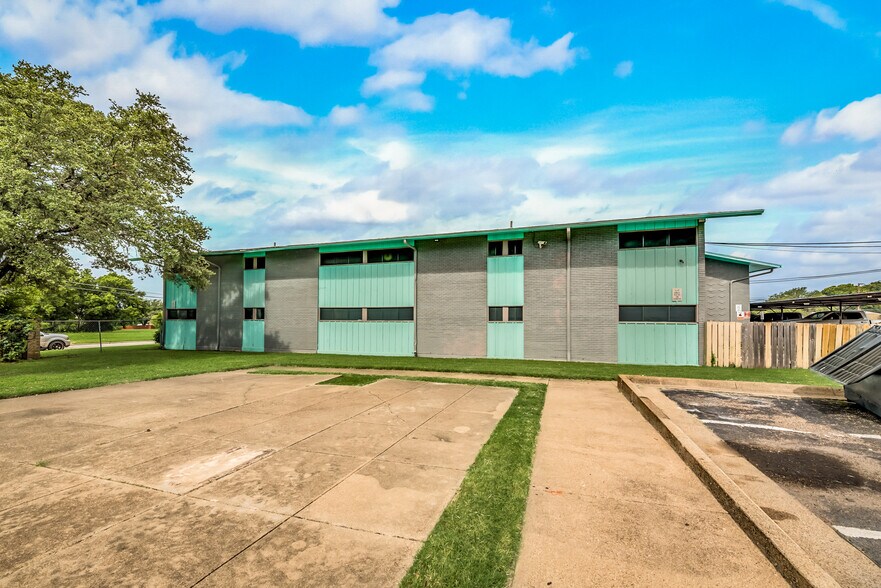 More Photos Of 3299 S Polk St, Dallas Apartments For Sale