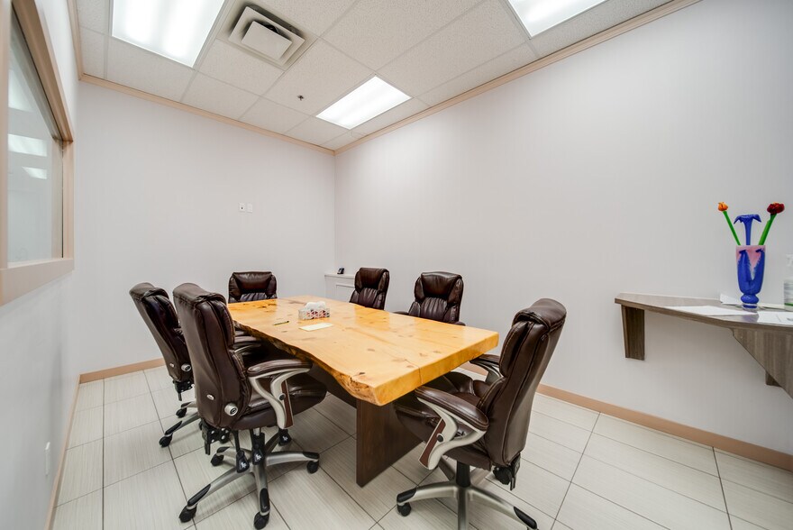 More Photos Of 16620 71 St NW, Edmonton Storefront For Sale